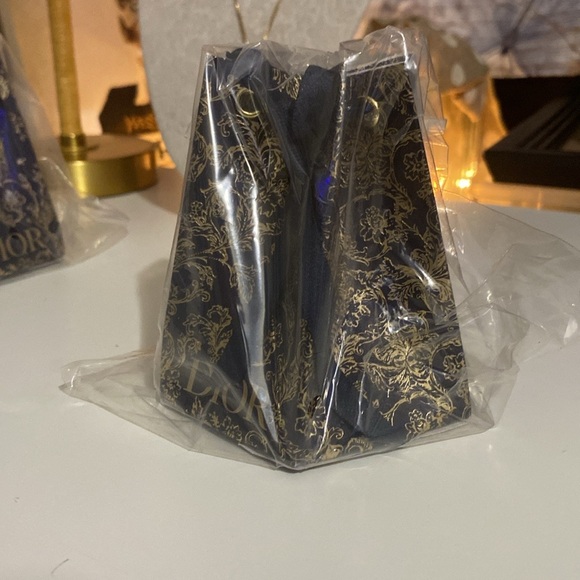 Dior SAUVAGE EDP Minial Holiday Packaging - Picture 1 of 4